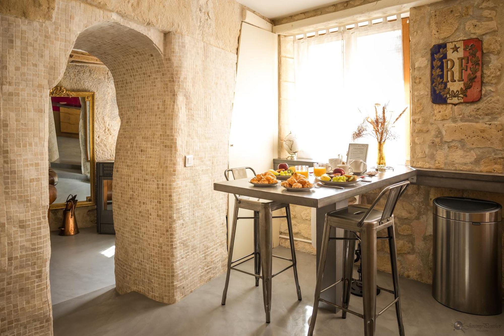 Chez Millouz - Triplex Semi-Troglodyte Apartment Pontoise Exterior photo